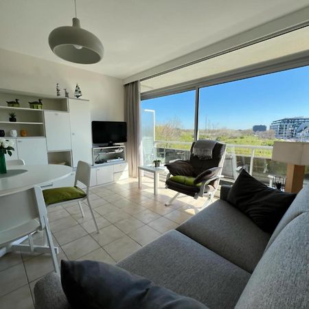 Appartement Residentie Astrid Met Private Parking Bredene Exteriér fotografie