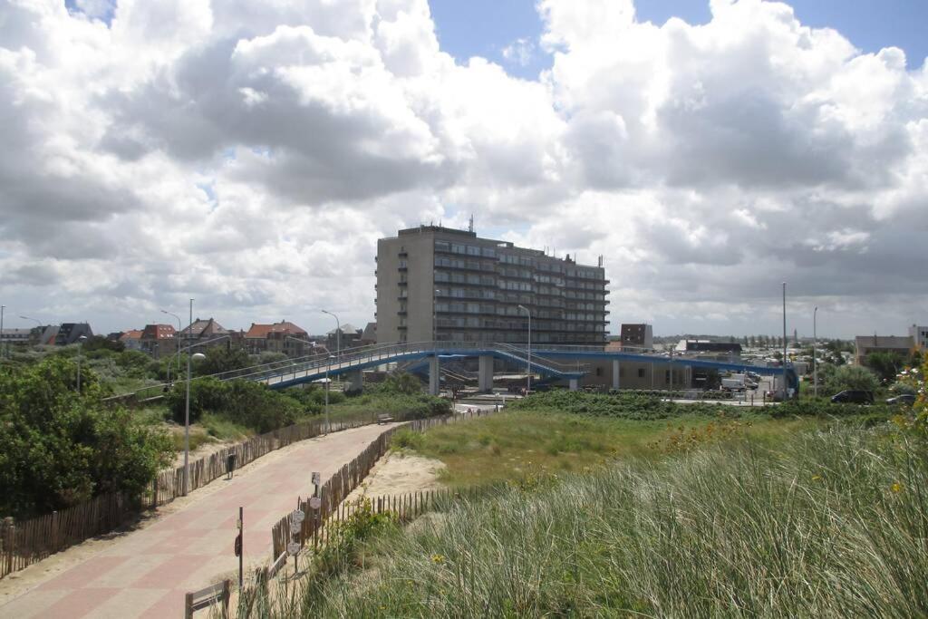 Appartement Residentie Astrid Met Private Parking Bredene Exteriér fotografie
